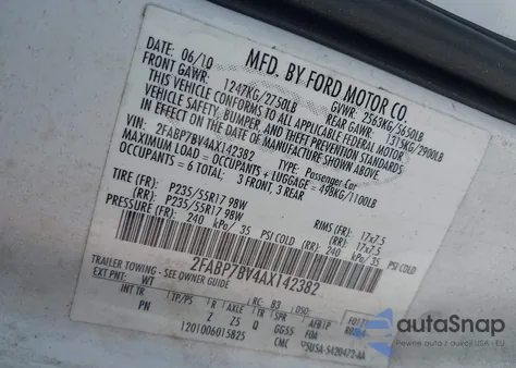 2010 Ford Crown Victoria Police/Police Interceptor z USA, uszkodzony, nr VIN 2FABP7BV4AX142382